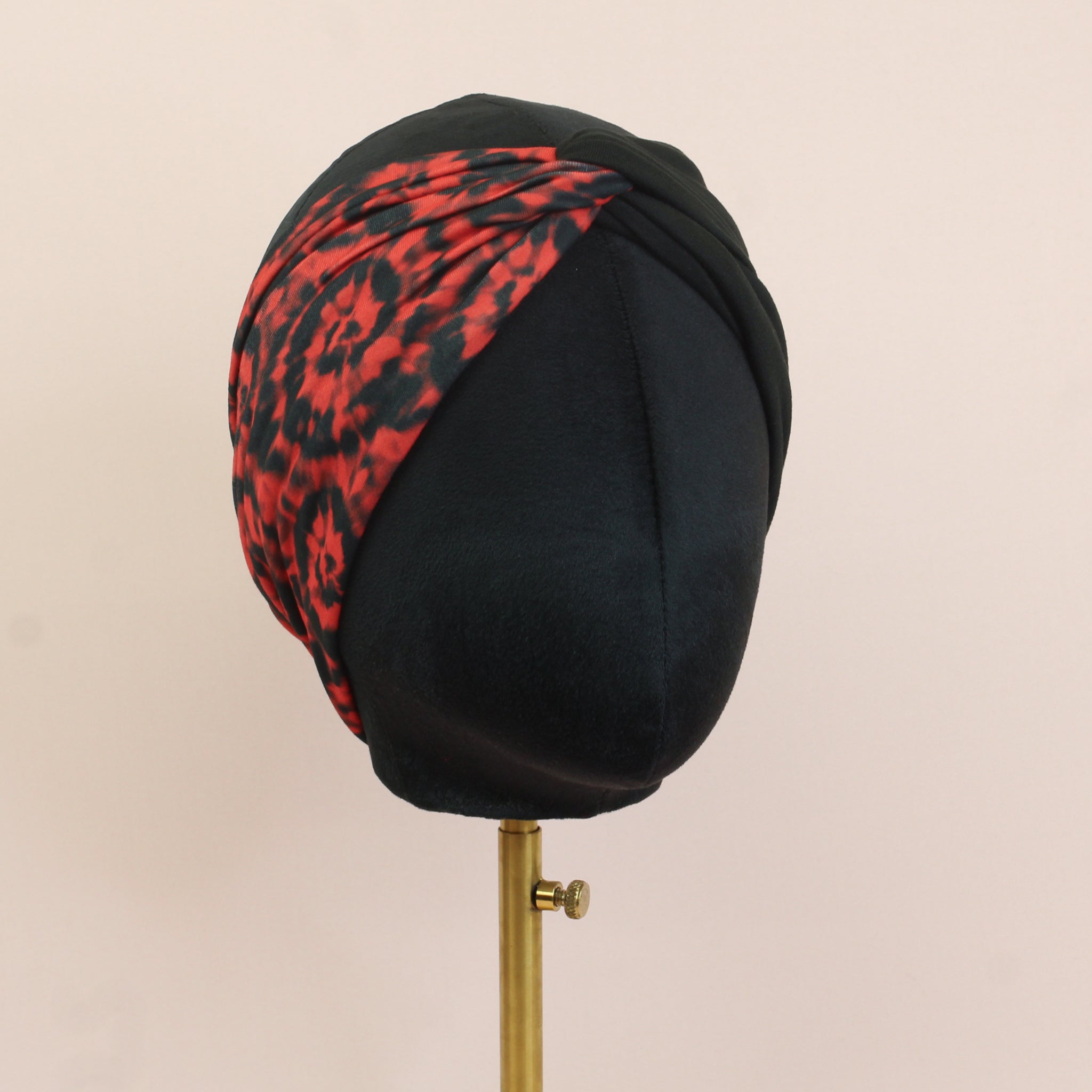 Black and Red Twist Headband - The Sassy Olive