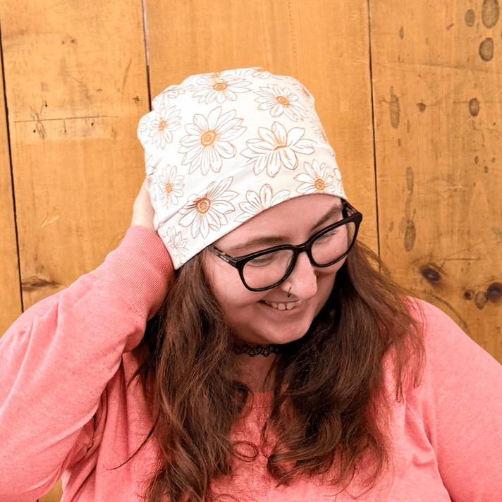 Neutral Daisies Benzie Cap - The Sassy Olive