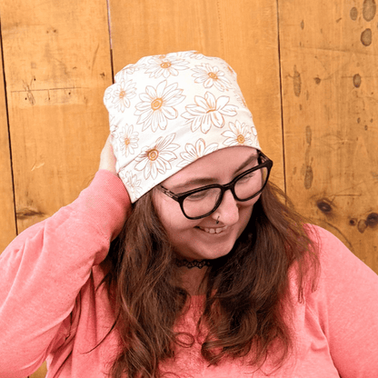 Neutral Daisies Benzie Cap - The Sassy Olive